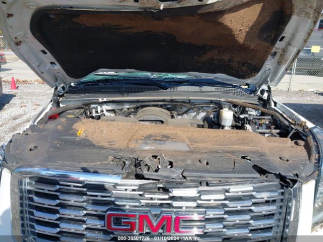 Photo 9 VIN: 1GKS1HKJ9JR240854 - GMC YUKON XL 