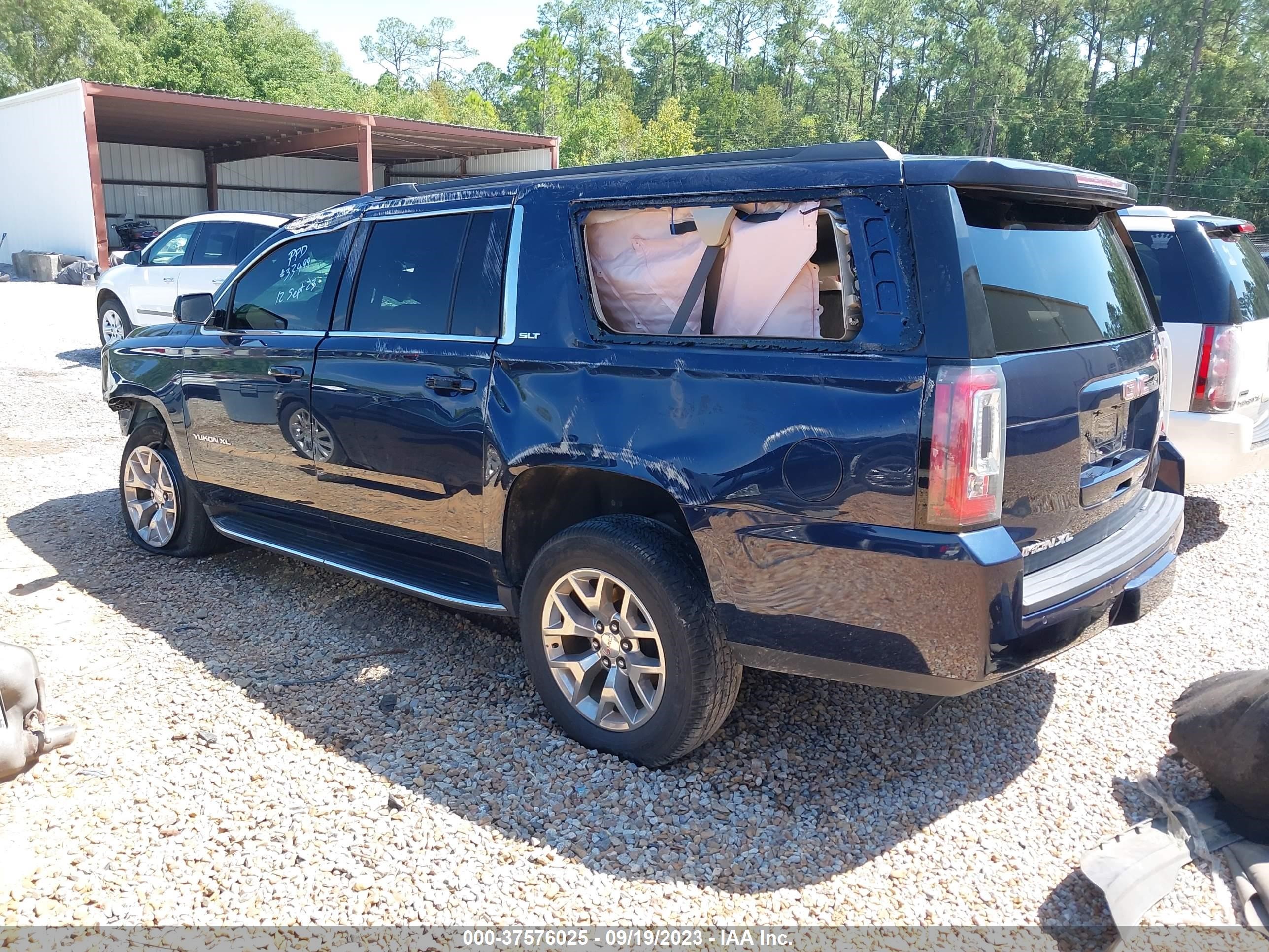 Photo 2 VIN: 1GKS1JKC7JR391054 - GMC YUKON 