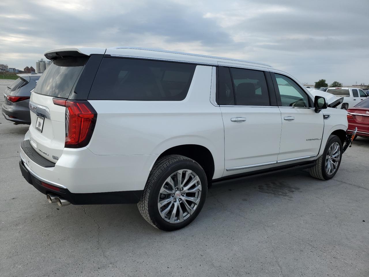 Photo 2 VIN: 1GKS1JKL7RR173398 - GMC YUKON 