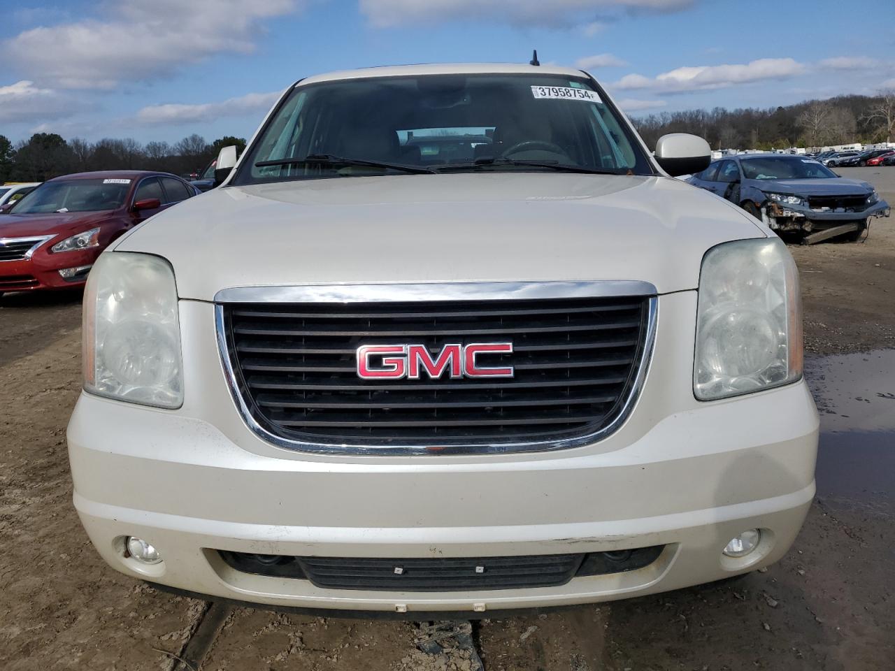 Photo 4 VIN: 1GKS1KE00BR301283 - GMC YUKON 