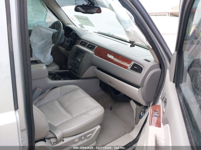 Photo 4 VIN: 1GKS1KE00BR391549 - GMC YUKON XL 1500 