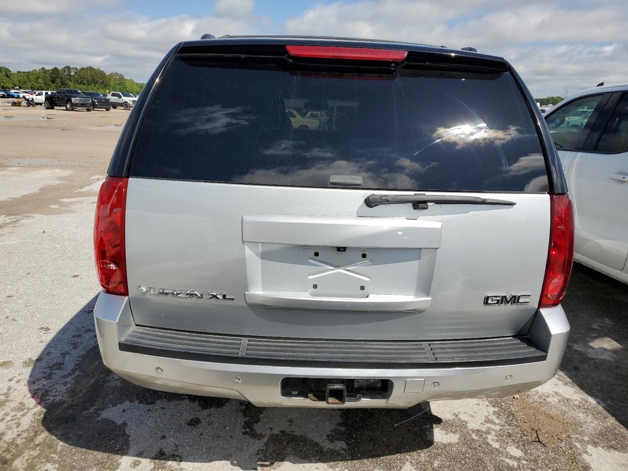 Photo 5 VIN: 1GKS1KE04DR298438 - GMC YUKON 