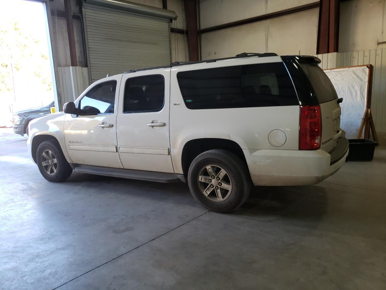 Photo 1 VIN: 1GKS1KE0XDR159642 - GMC YUKON 