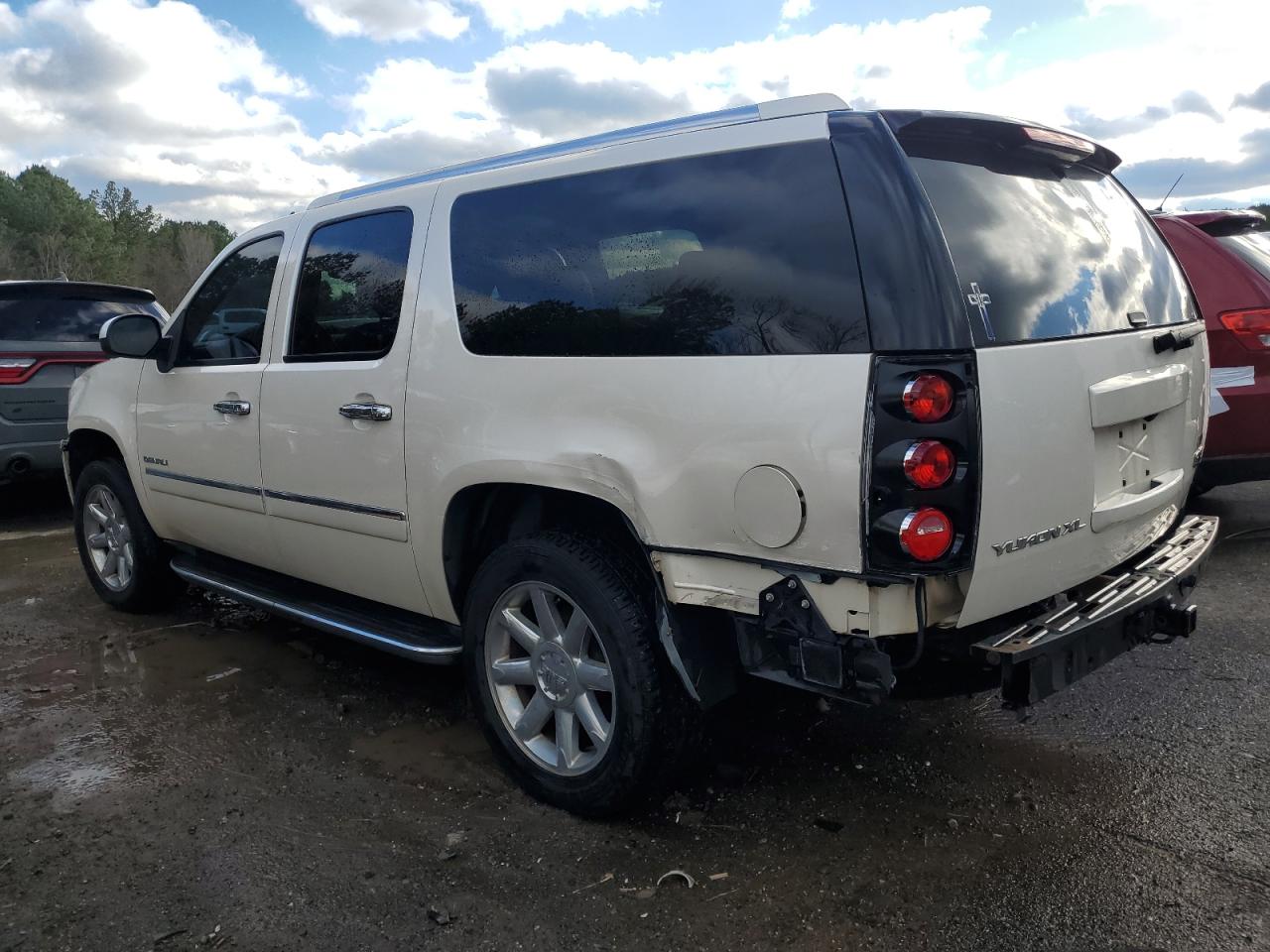 Photo 1 VIN: 1GKS1MEF8ER139732 - GMC YUKON 