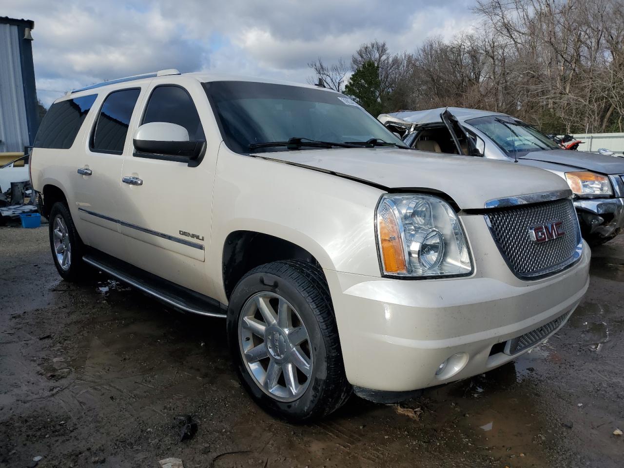 Photo 3 VIN: 1GKS1MEF8ER139732 - GMC YUKON 