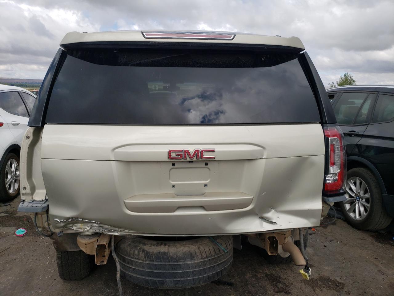 Photo 5 VIN: 1GKS2AEC4FR111557 - GMC YUKON 