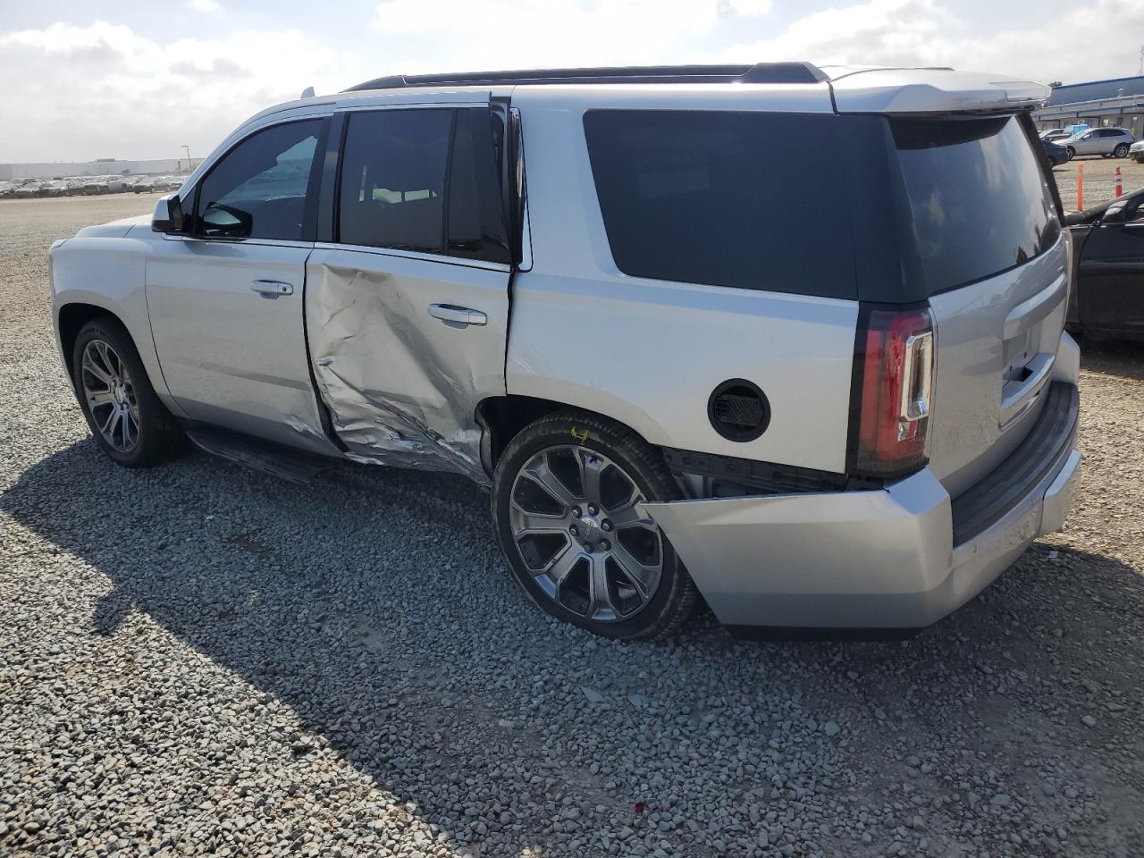 Photo 1 VIN: 1GKS2AKC5HR325898 - GMC YUKON 