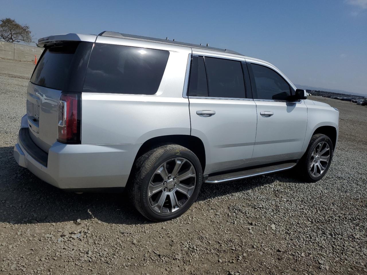 Photo 2 VIN: 1GKS2AKC5HR325898 - GMC YUKON 