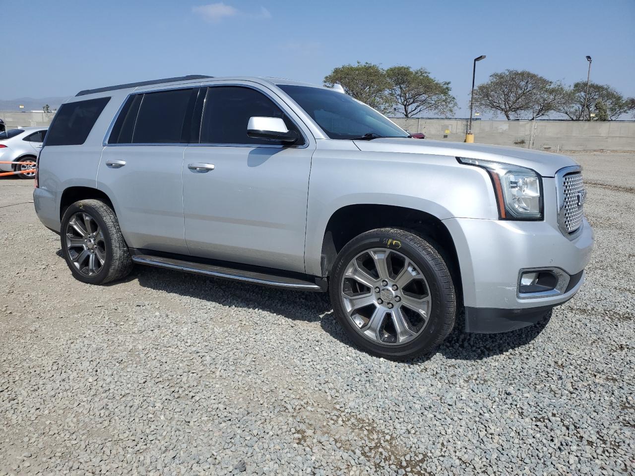 Photo 3 VIN: 1GKS2AKC5HR325898 - GMC YUKON 