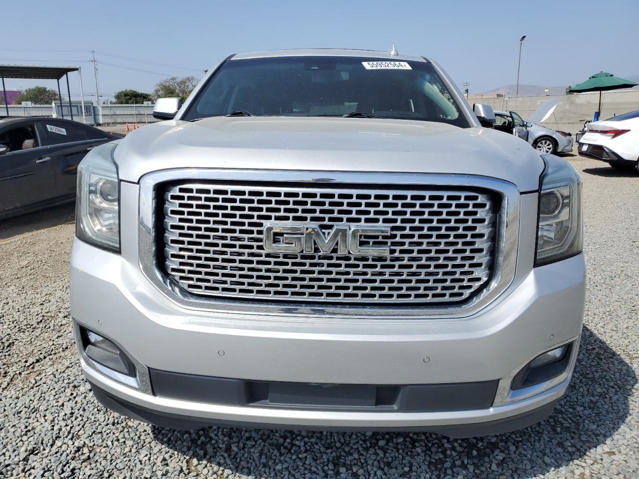 Photo 4 VIN: 1GKS2AKC5HR325898 - GMC YUKON 