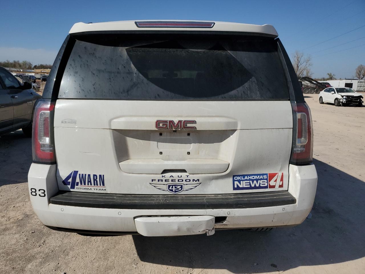 Photo 5 VIN: 1GKS2AKC7JR127393 - GMC YUKON 