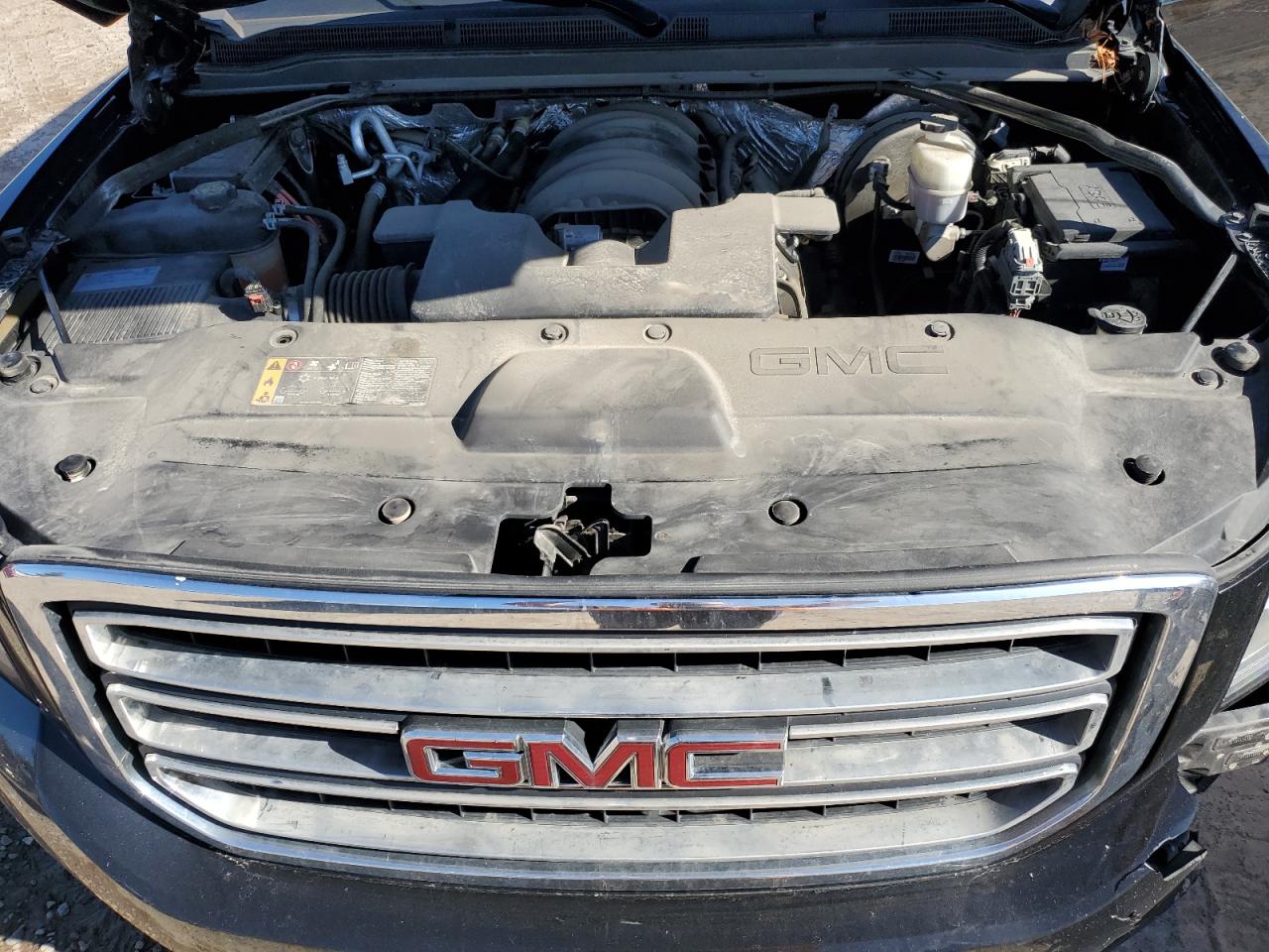 Photo 10 VIN: 1GKS2AKC8JR115690 - GMC YUKON 