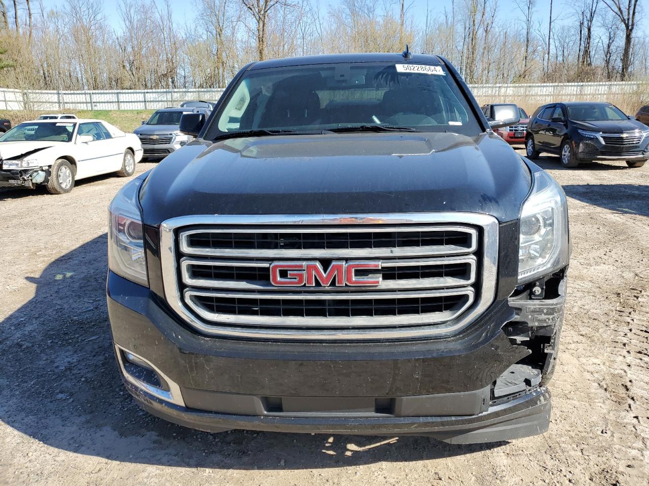 Photo 4 VIN: 1GKS2AKC8JR115690 - GMC YUKON 