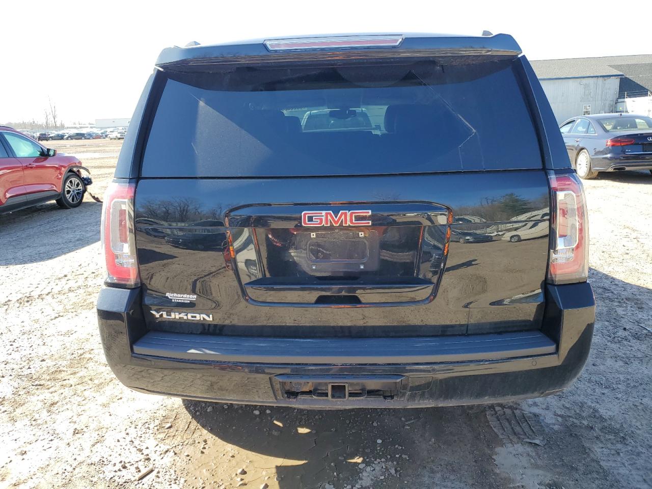 Photo 5 VIN: 1GKS2AKC8JR115690 - GMC YUKON 