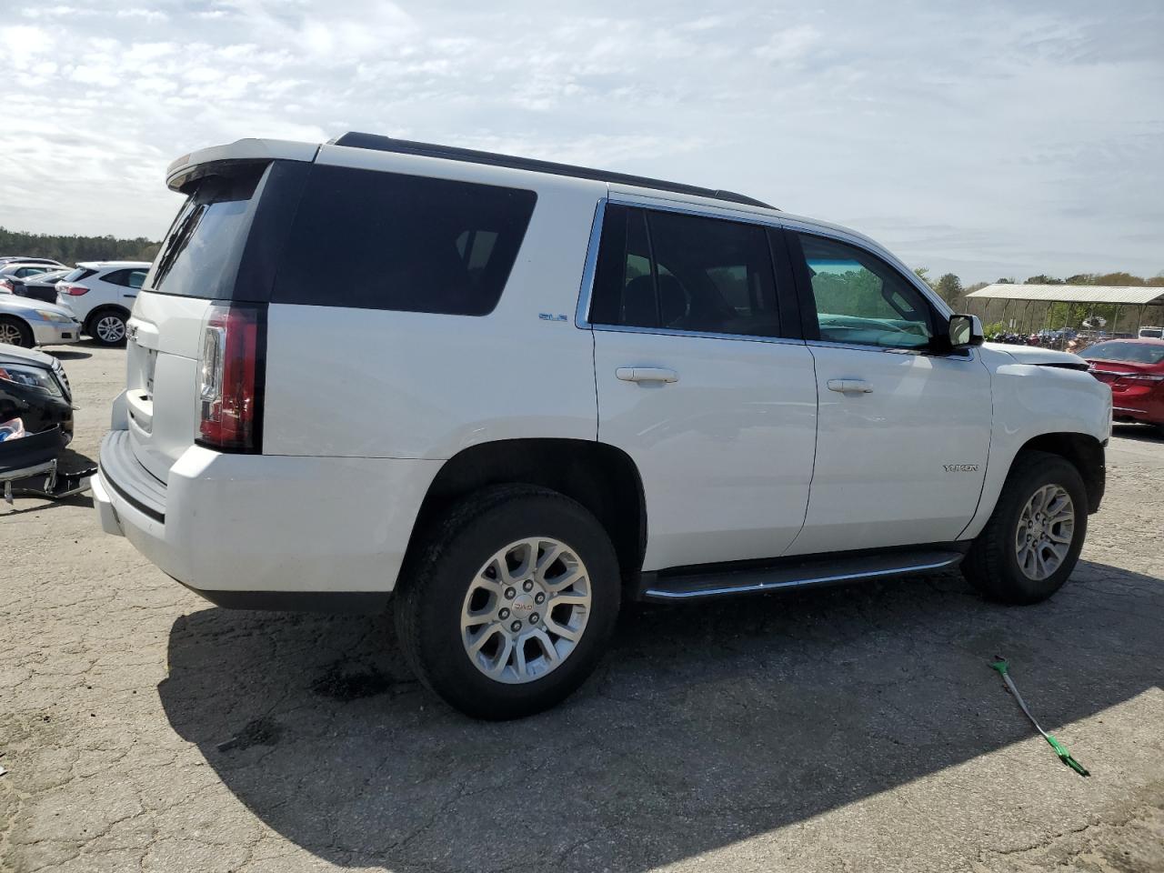 Photo 2 VIN: 1GKS2AKC8JR366161 - GMC YUKON 