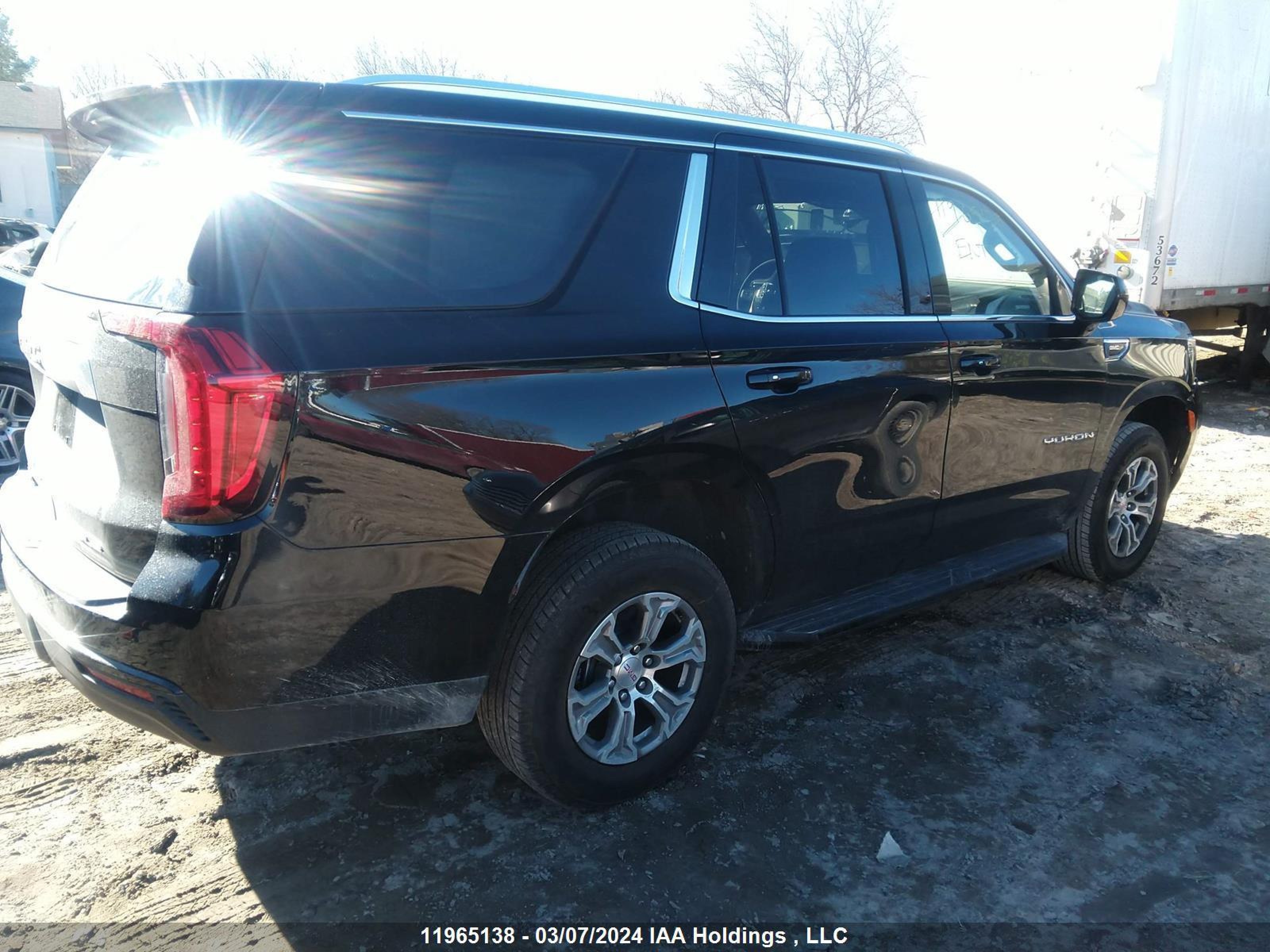 Photo 3 VIN: 1GKS2AKD2RR175341 - GMC YUKON 