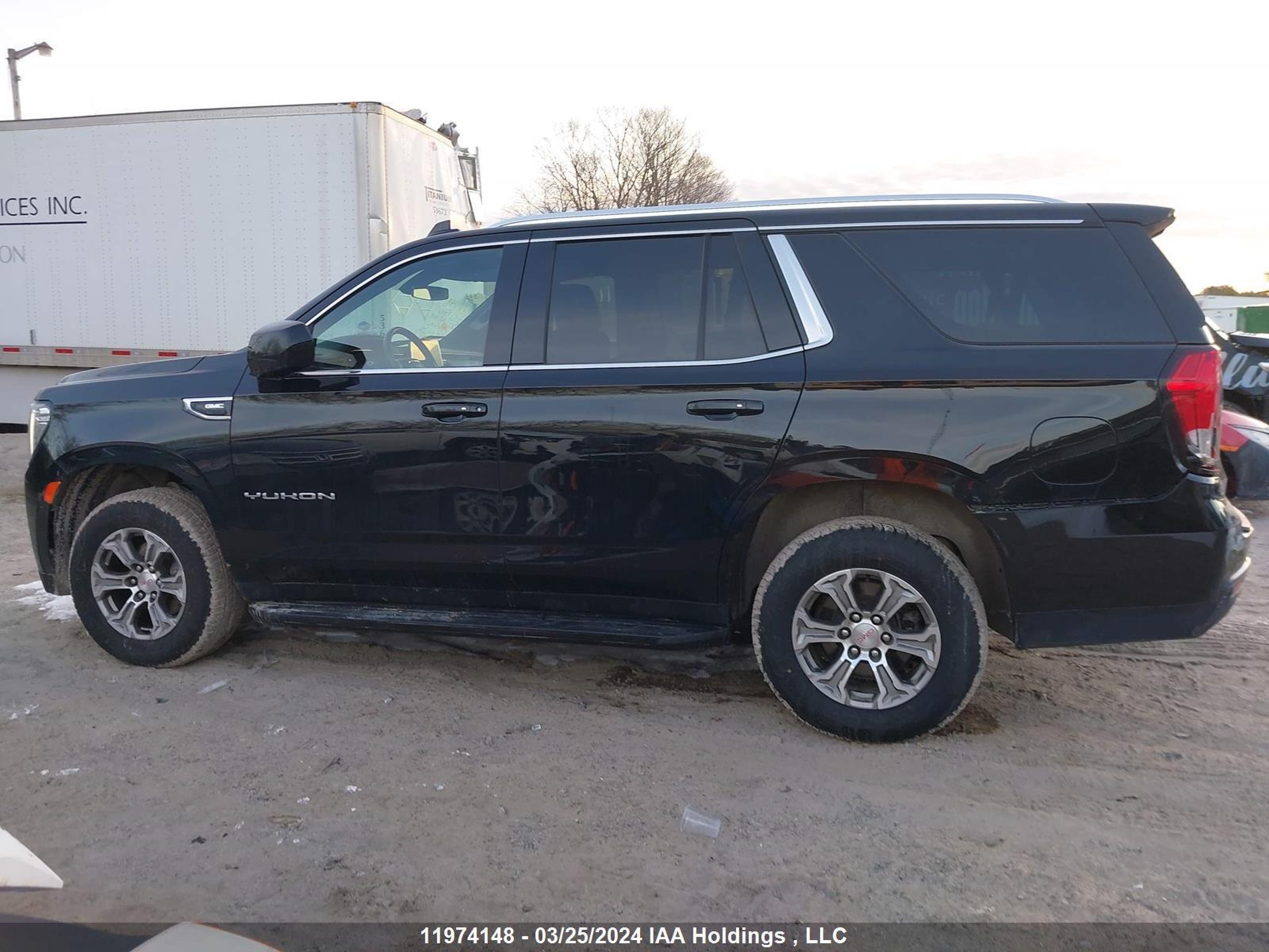 Photo 13 VIN: 1GKS2AKD8NR237190 - GMC YUKON 