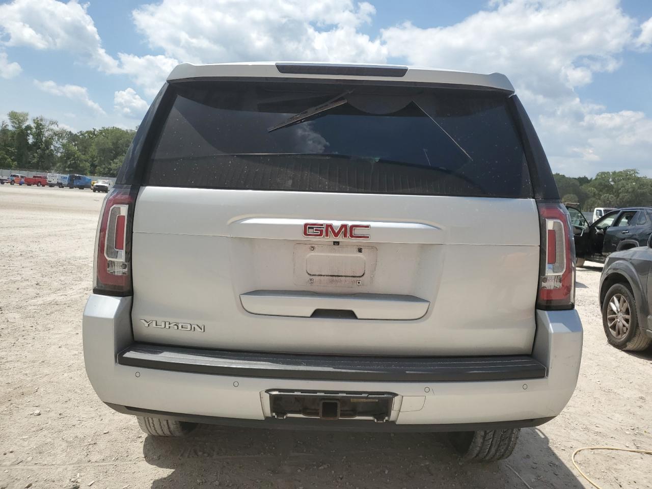 Photo 5 VIN: 1GKS2BKC2FR232694 - GMC YUKON 