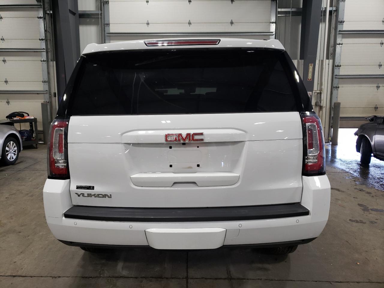 Photo 5 VIN: 1GKS2BKC4HR109501 - GMC YUKON 