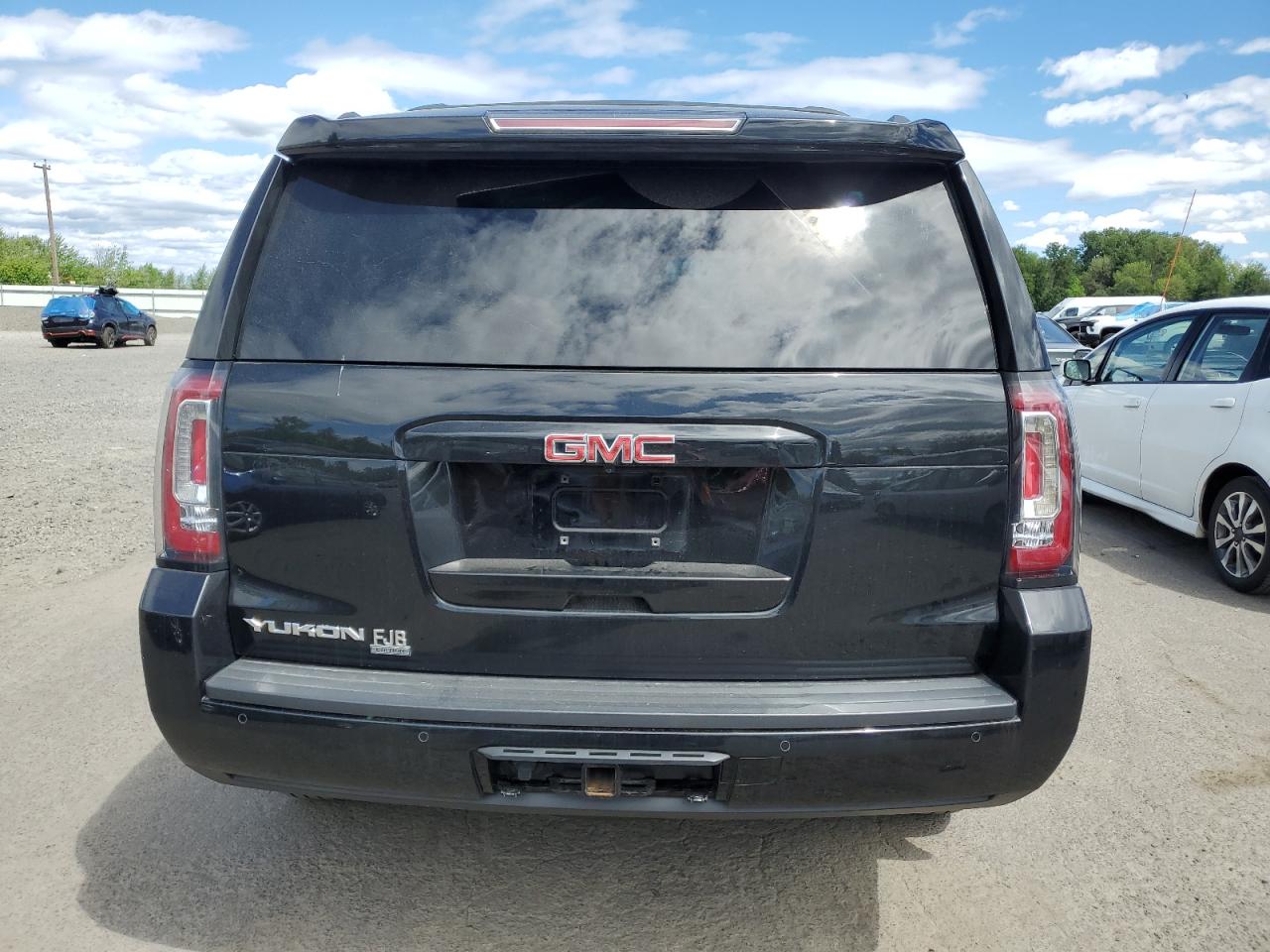 Photo 5 VIN: 1GKS2BKC4JR271845 - GMC YUKON 