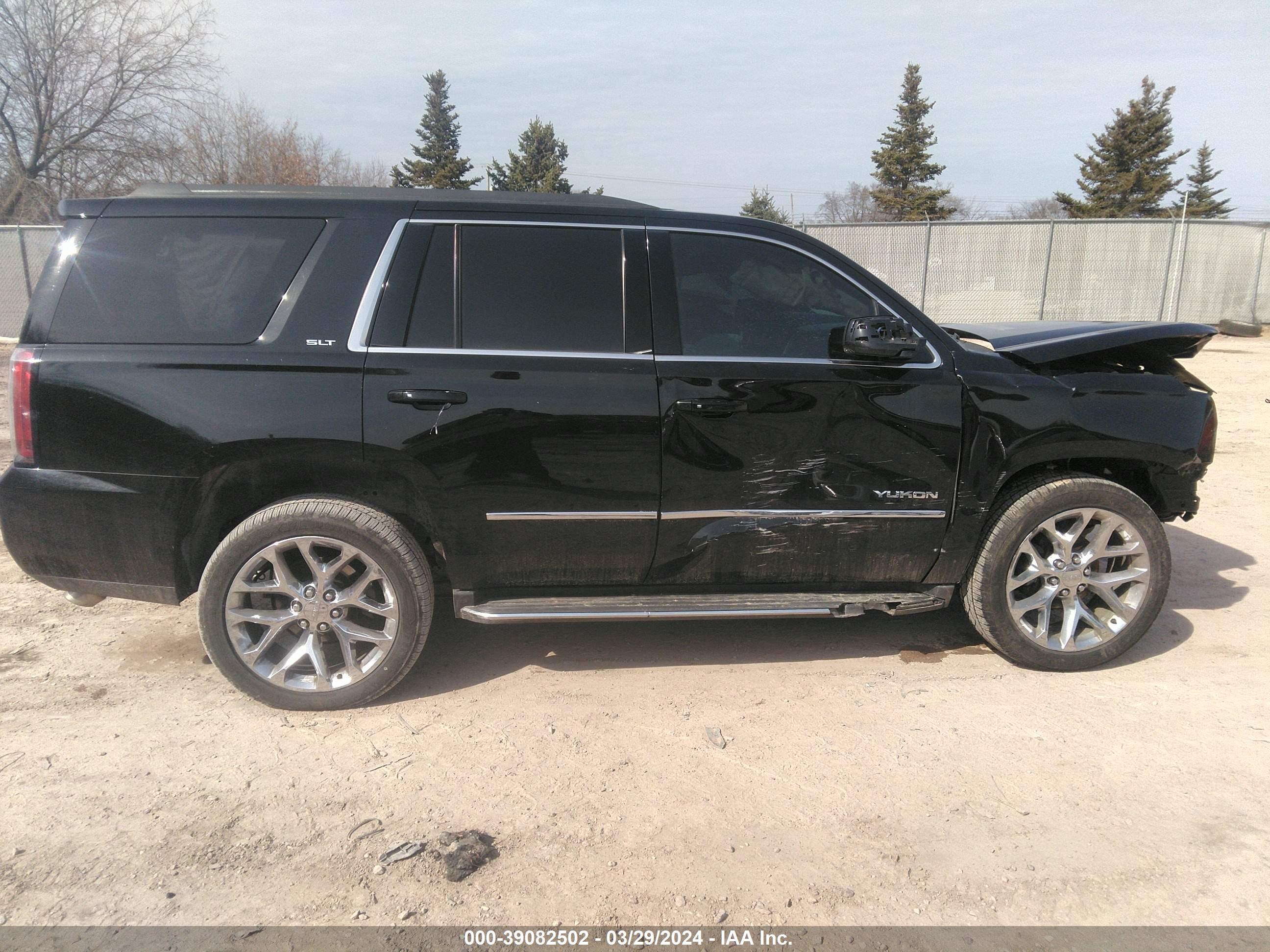 Photo 13 VIN: 1GKS2BKC5GR234375 - GMC YUKON 