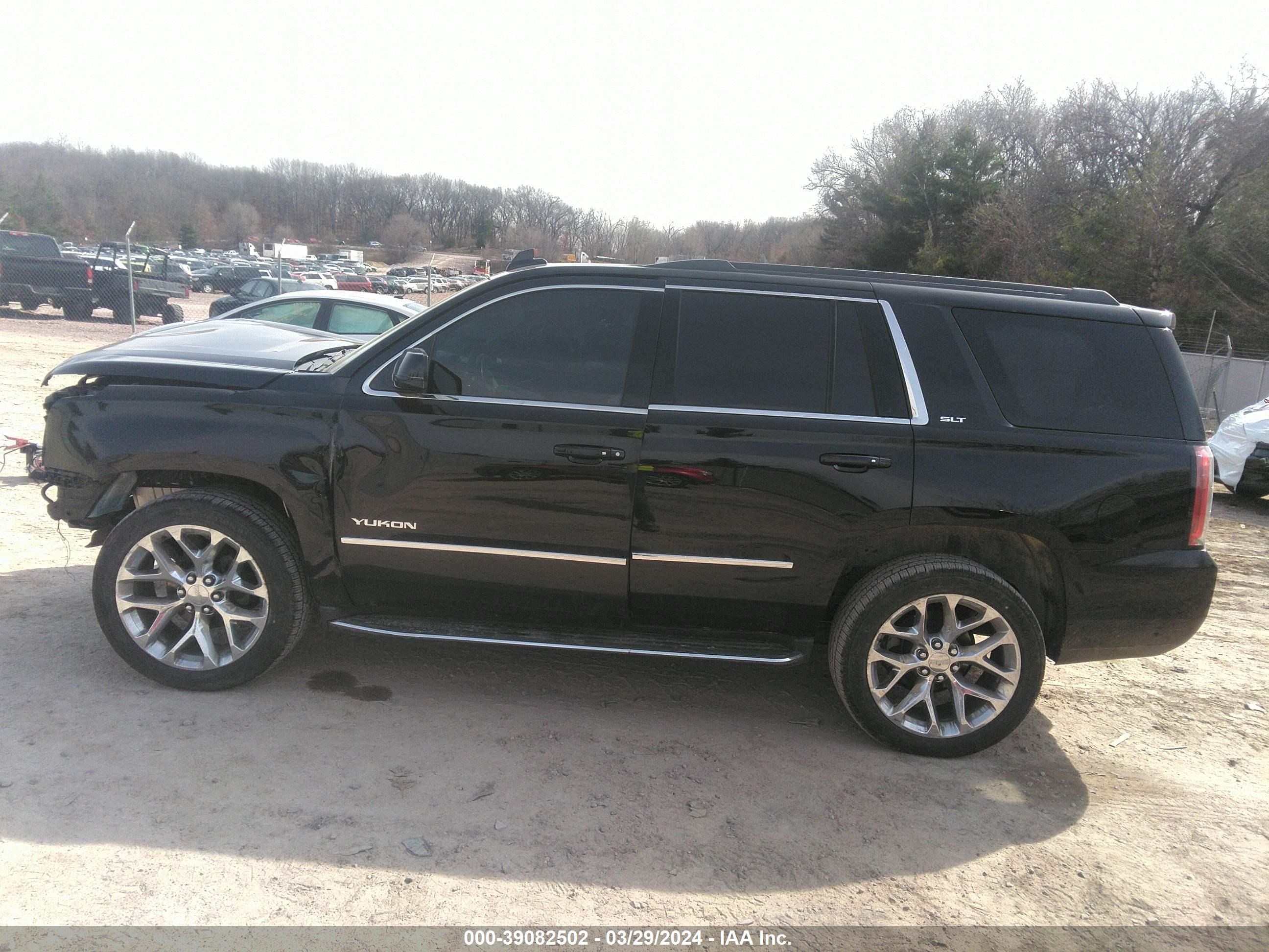 Photo 14 VIN: 1GKS2BKC5GR234375 - GMC YUKON 