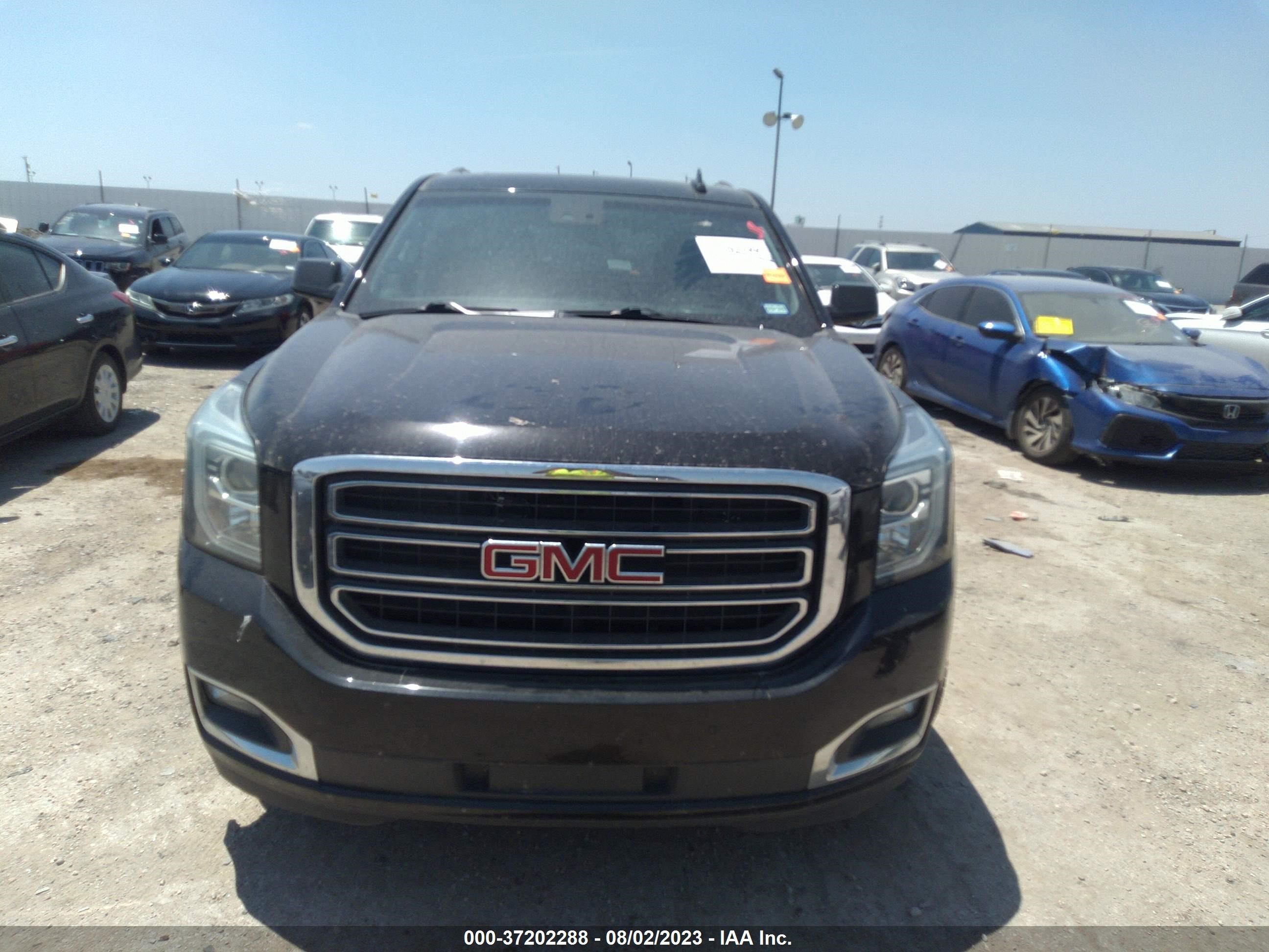 Photo 11 VIN: 1GKS2BKC7JR301162 - GMC YUKON 