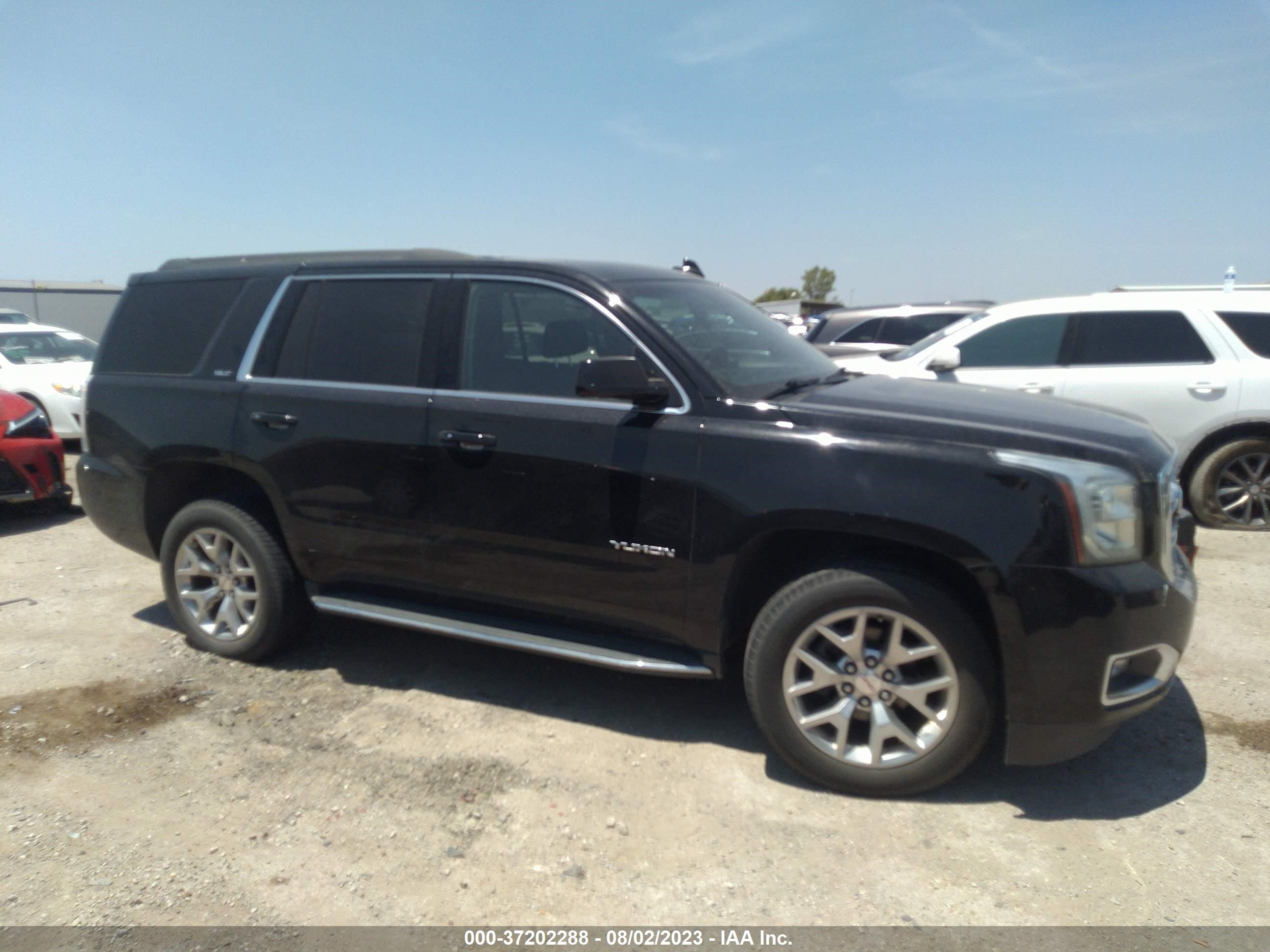 Photo 12 VIN: 1GKS2BKC7JR301162 - GMC YUKON 