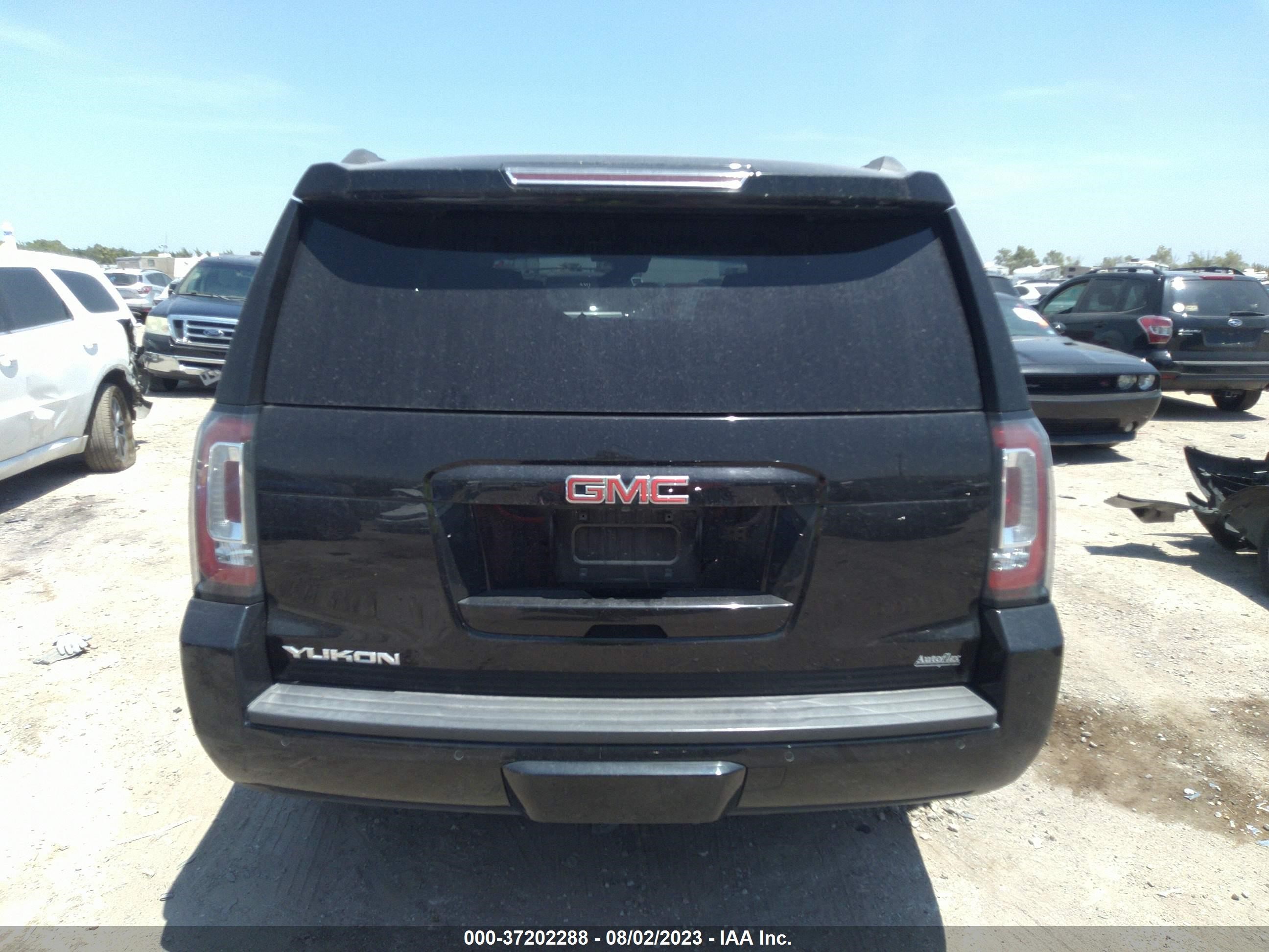 Photo 15 VIN: 1GKS2BKC7JR301162 - GMC YUKON 