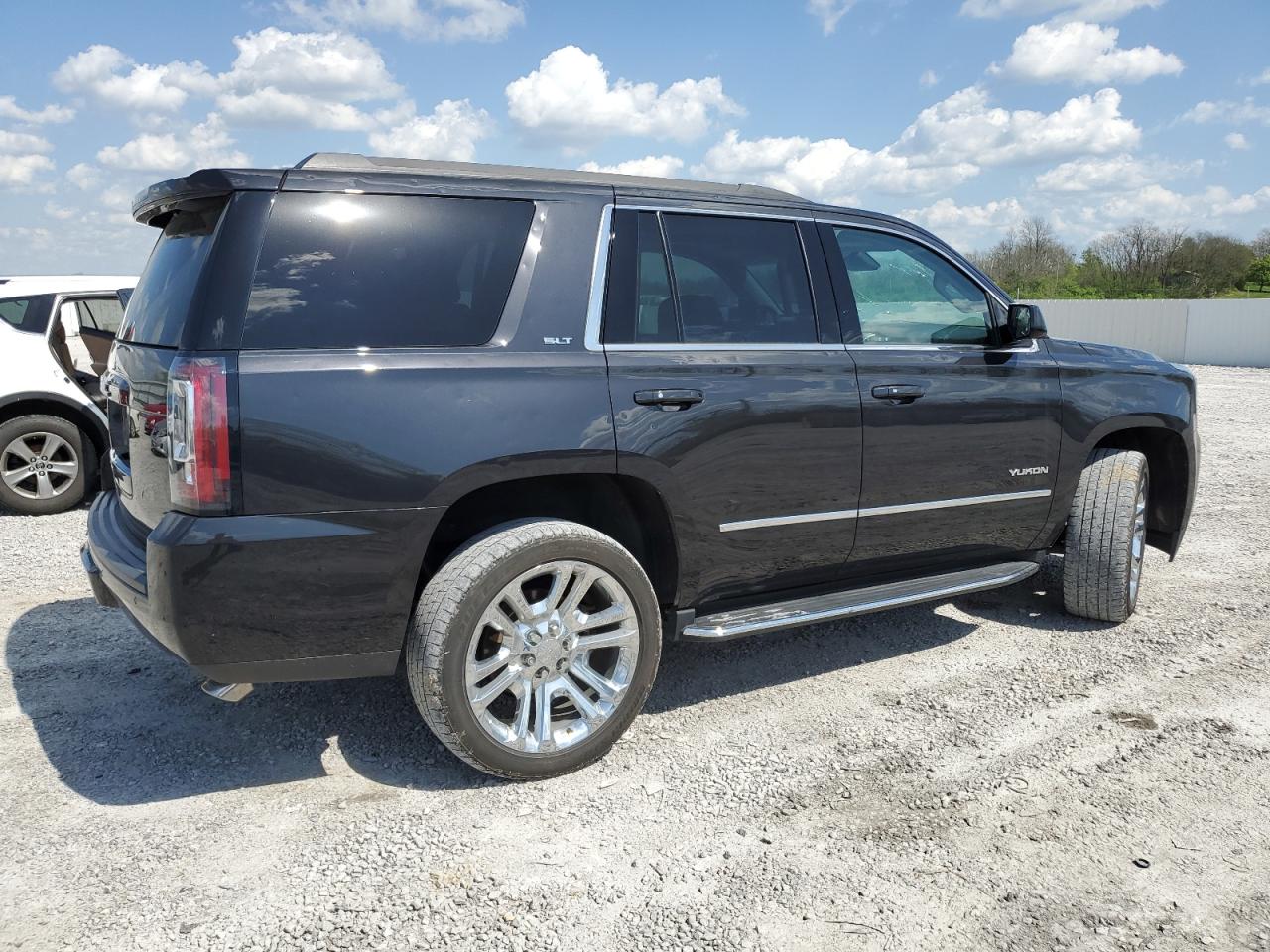 Photo 2 VIN: 1GKS2BKC7LR208922 - GMC YUKON 