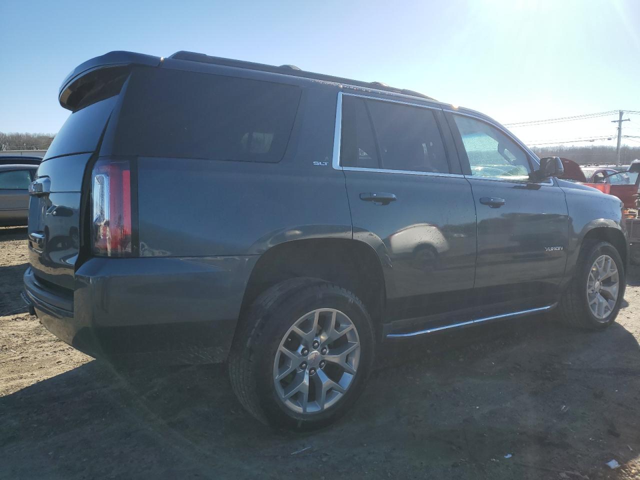 Photo 2 VIN: 1GKS2BKC9KR380996 - GMC YUKON 