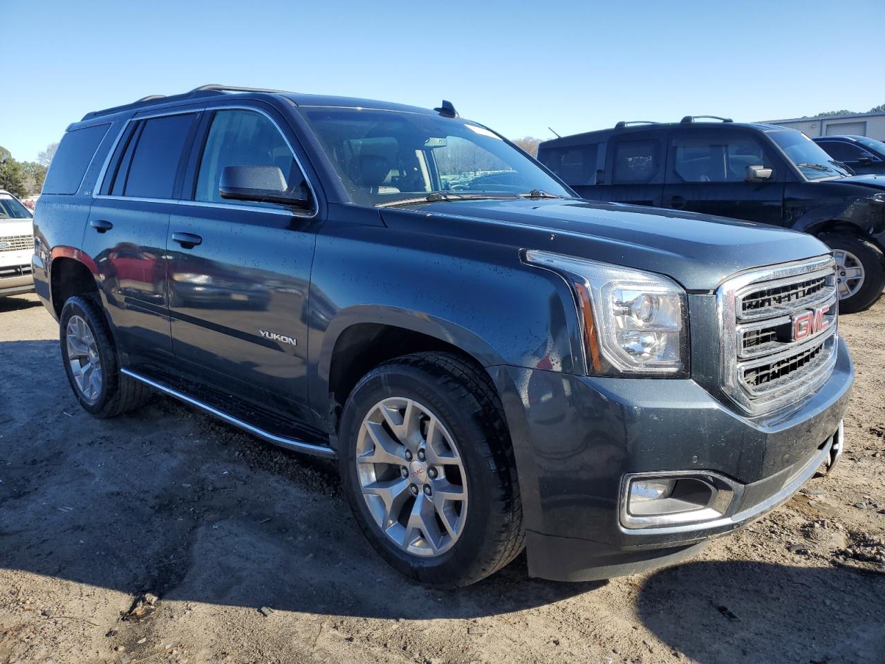 Photo 3 VIN: 1GKS2BKC9KR380996 - GMC YUKON 