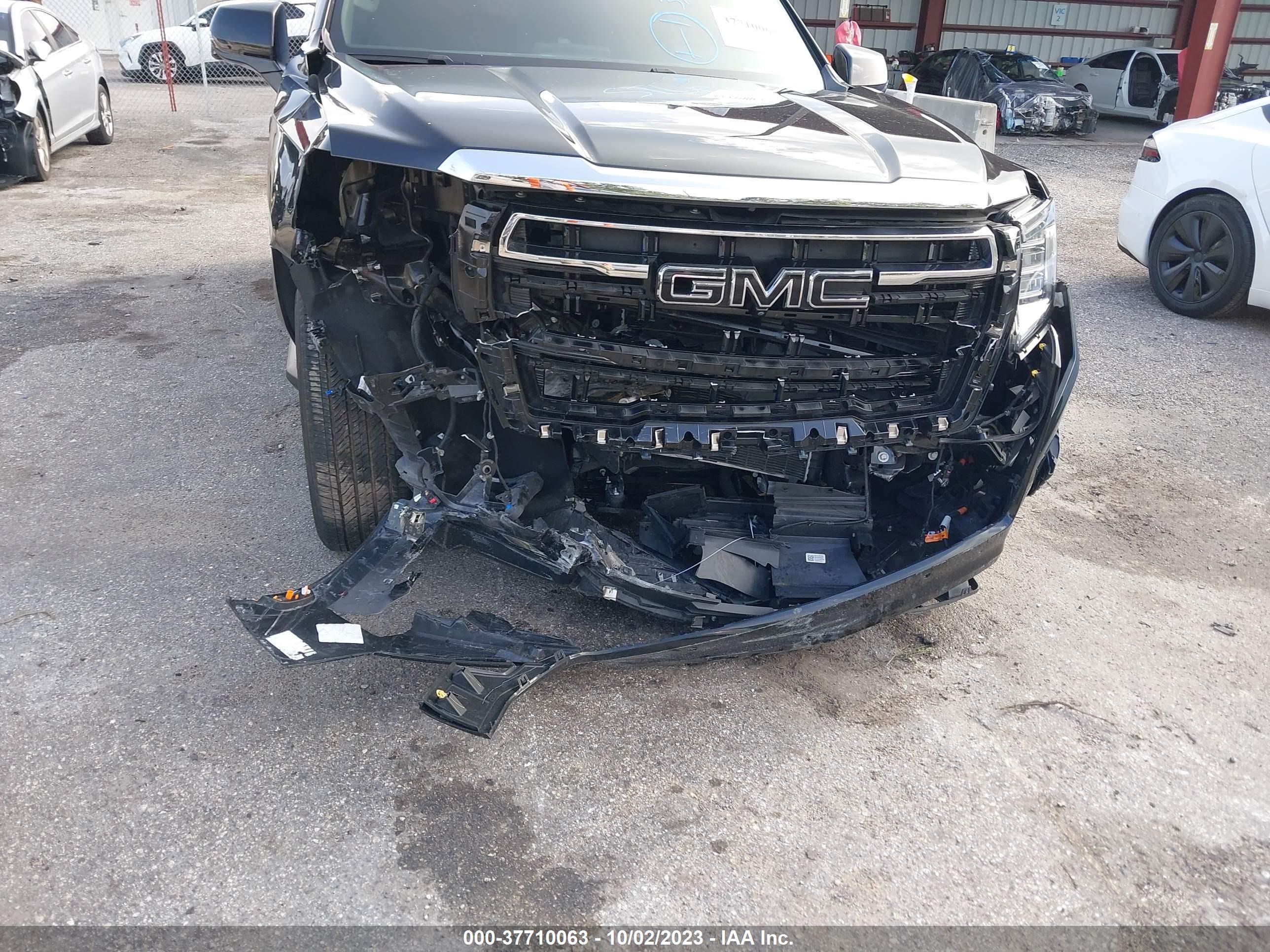 Photo 5 VIN: 1GKS2BKT6NR312188 - GMC YUKON 