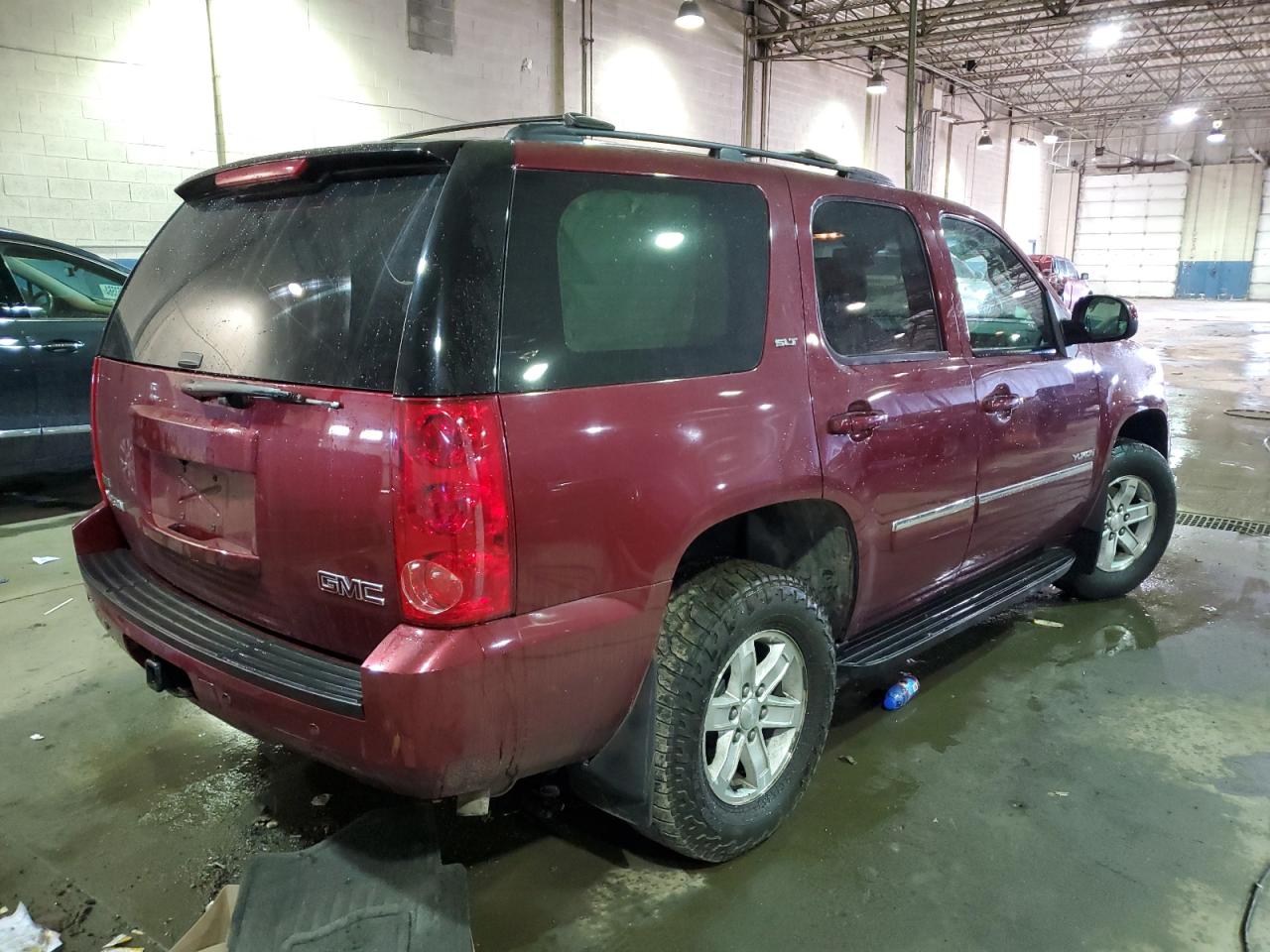 Photo 2 VIN: 1GKS2CE01BR262609 - GMC YUKON 