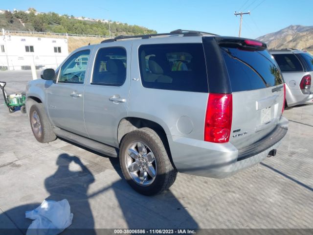 Photo 2 VIN: 1GKS2CE03BR315097 - GMC YUKON 