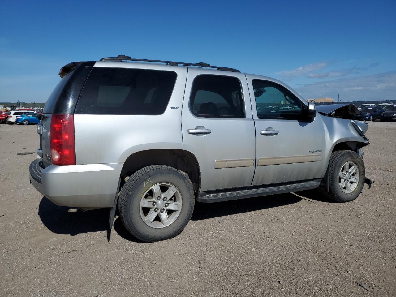 Photo 2 VIN: 1GKS2CE03DR199807 - GMC YUKON 