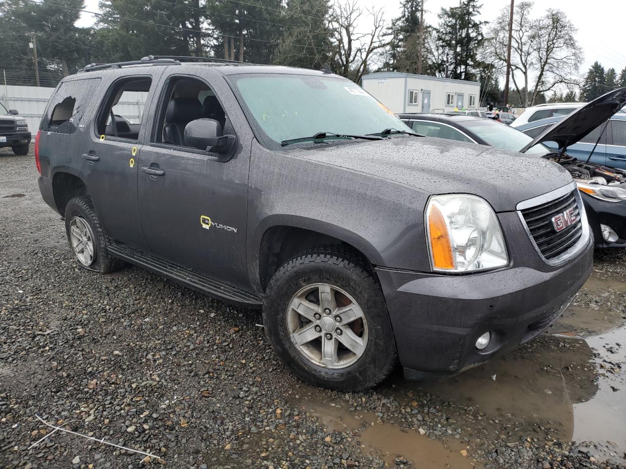 Photo 3 VIN: 1GKS2CE07BR102055 - GMC YUKON 