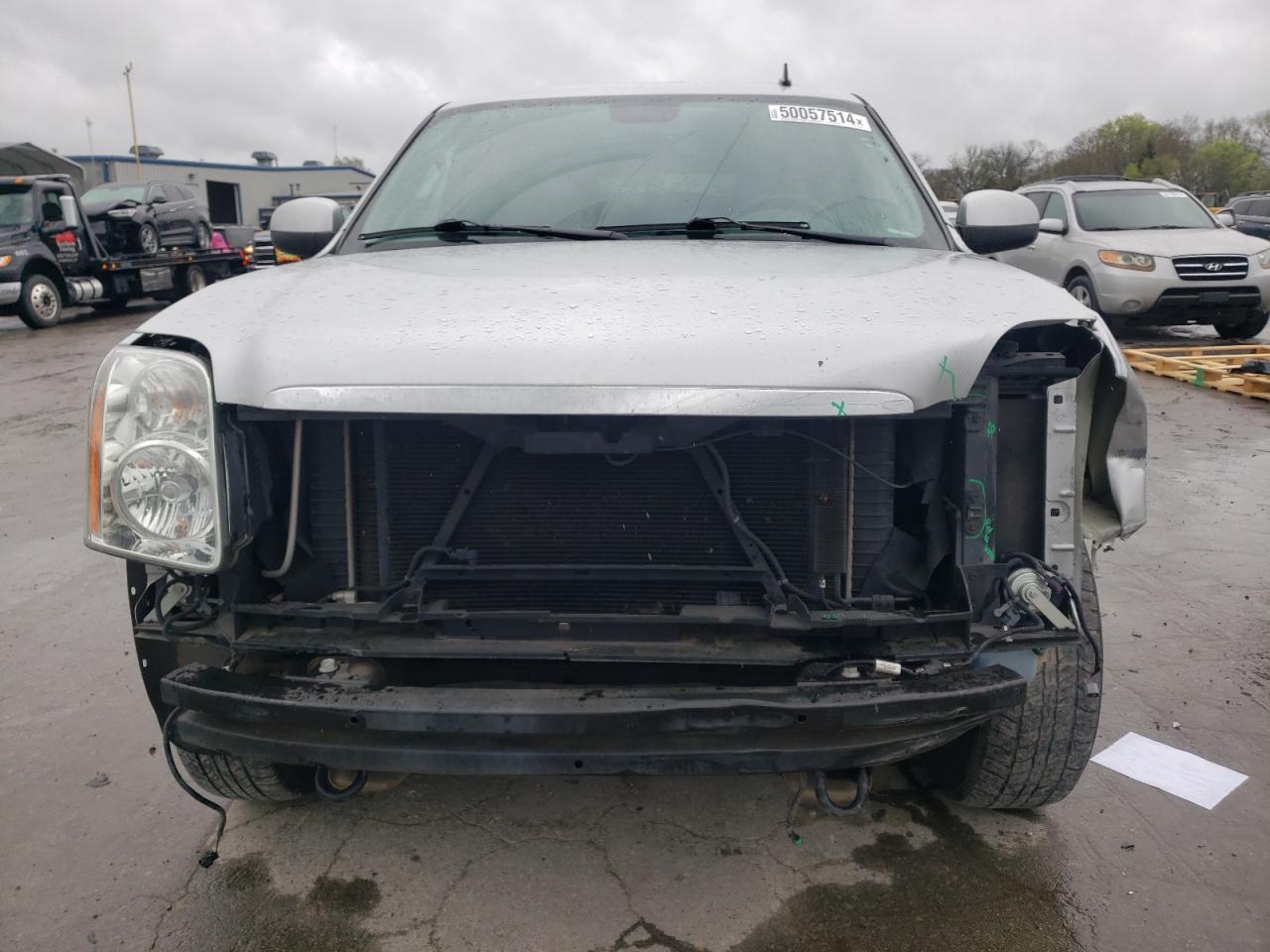 Photo 4 VIN: 1GKS2CE08ER104160 - GMC YUKON 