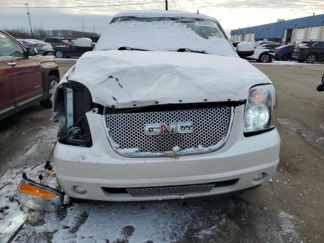 Photo 4 VIN: 1GKS2CE09BR145991 - GMC YUKON 