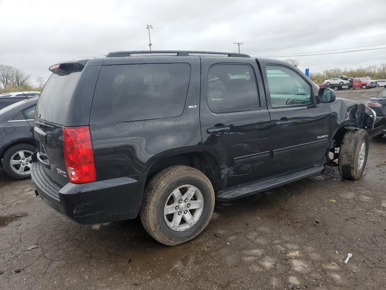 Photo 2 VIN: 1GKS2CE0XBR338697 - GMC YUKON 