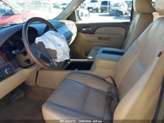 Photo 4 VIN: 1GKS2CE0XDR354241 - GMC YUKON 