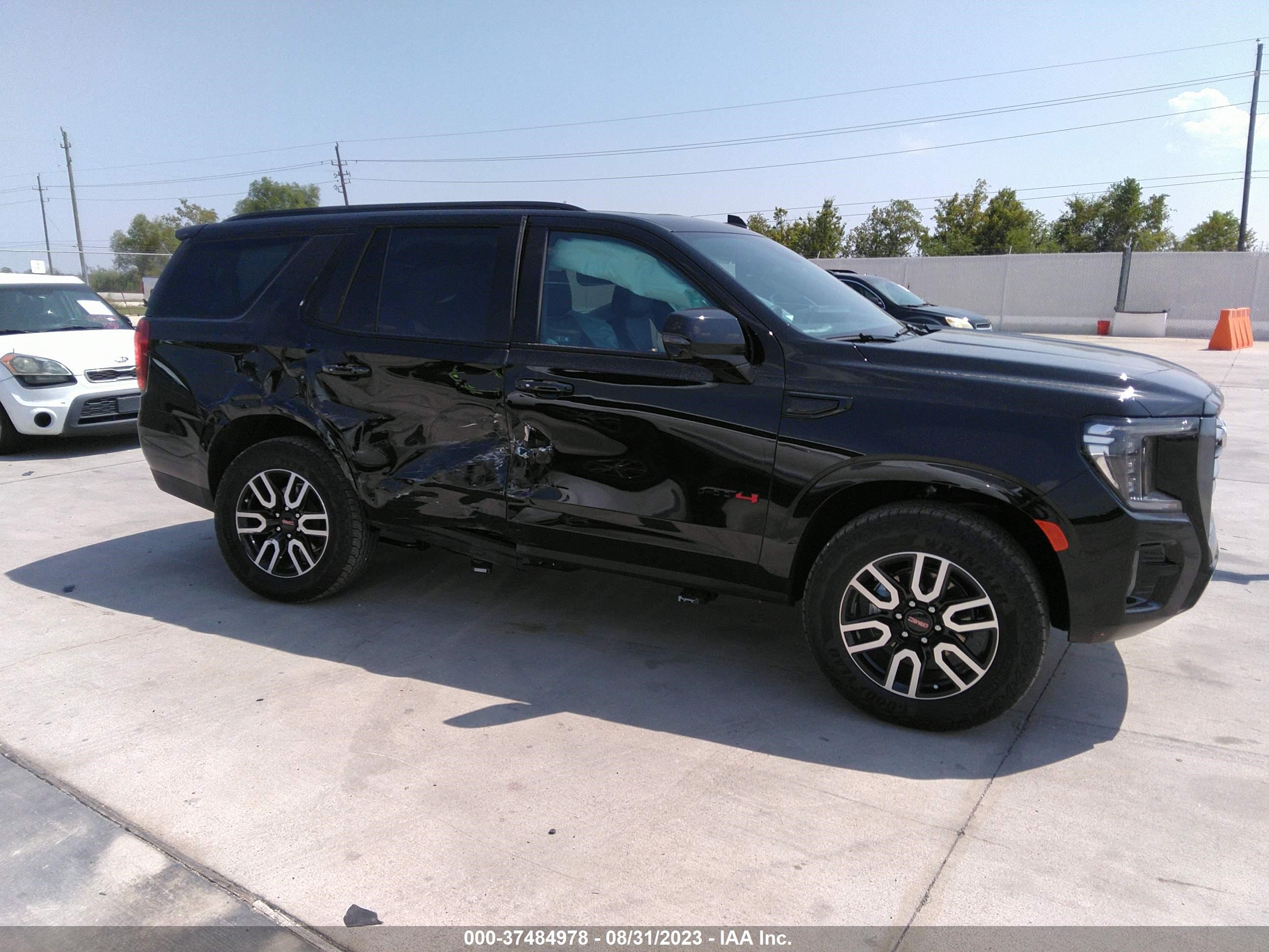 Photo 12 VIN: 1GKS2CKD3PR429809 - GMC YUKON 