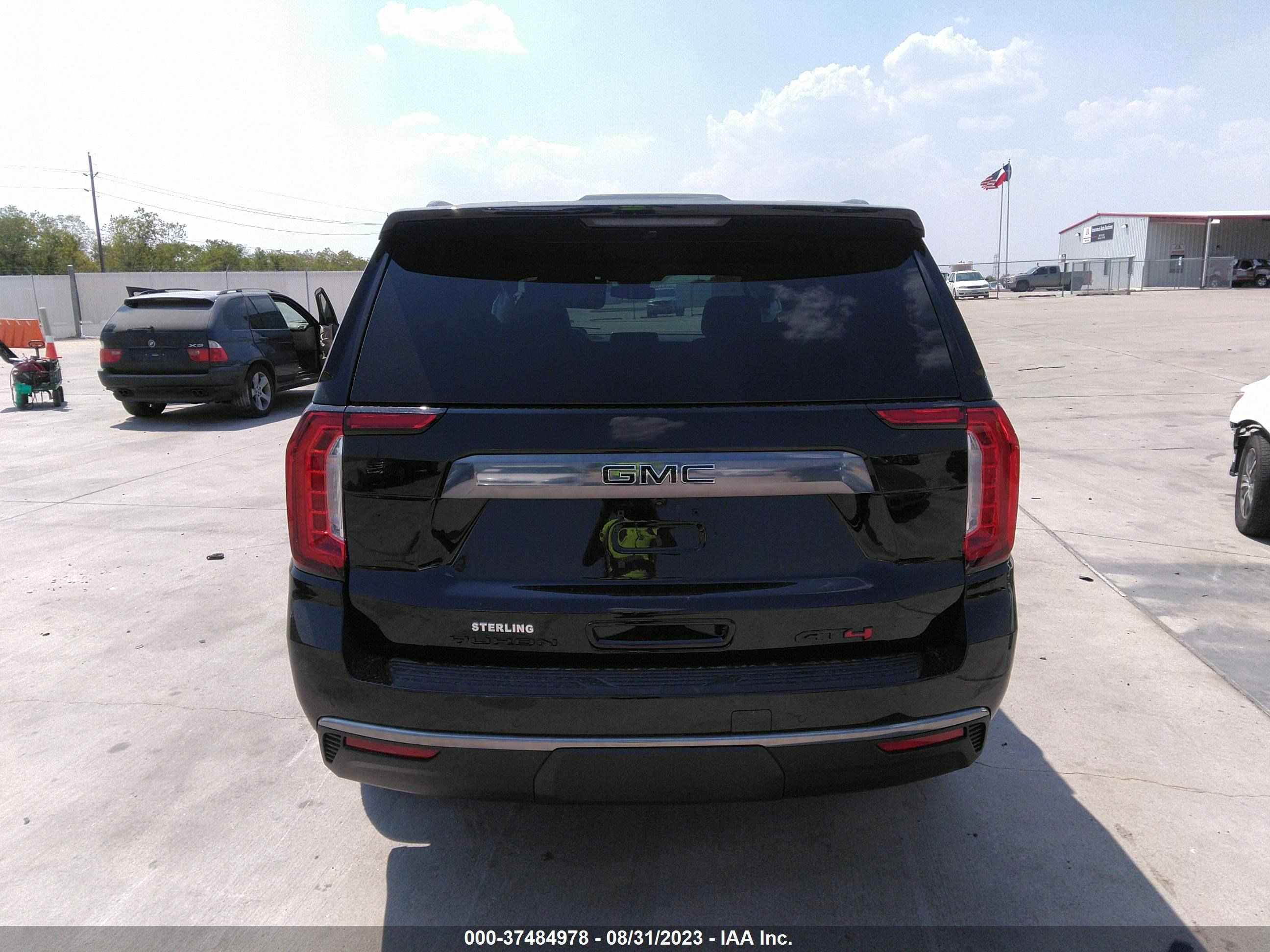 Photo 15 VIN: 1GKS2CKD3PR429809 - GMC YUKON 