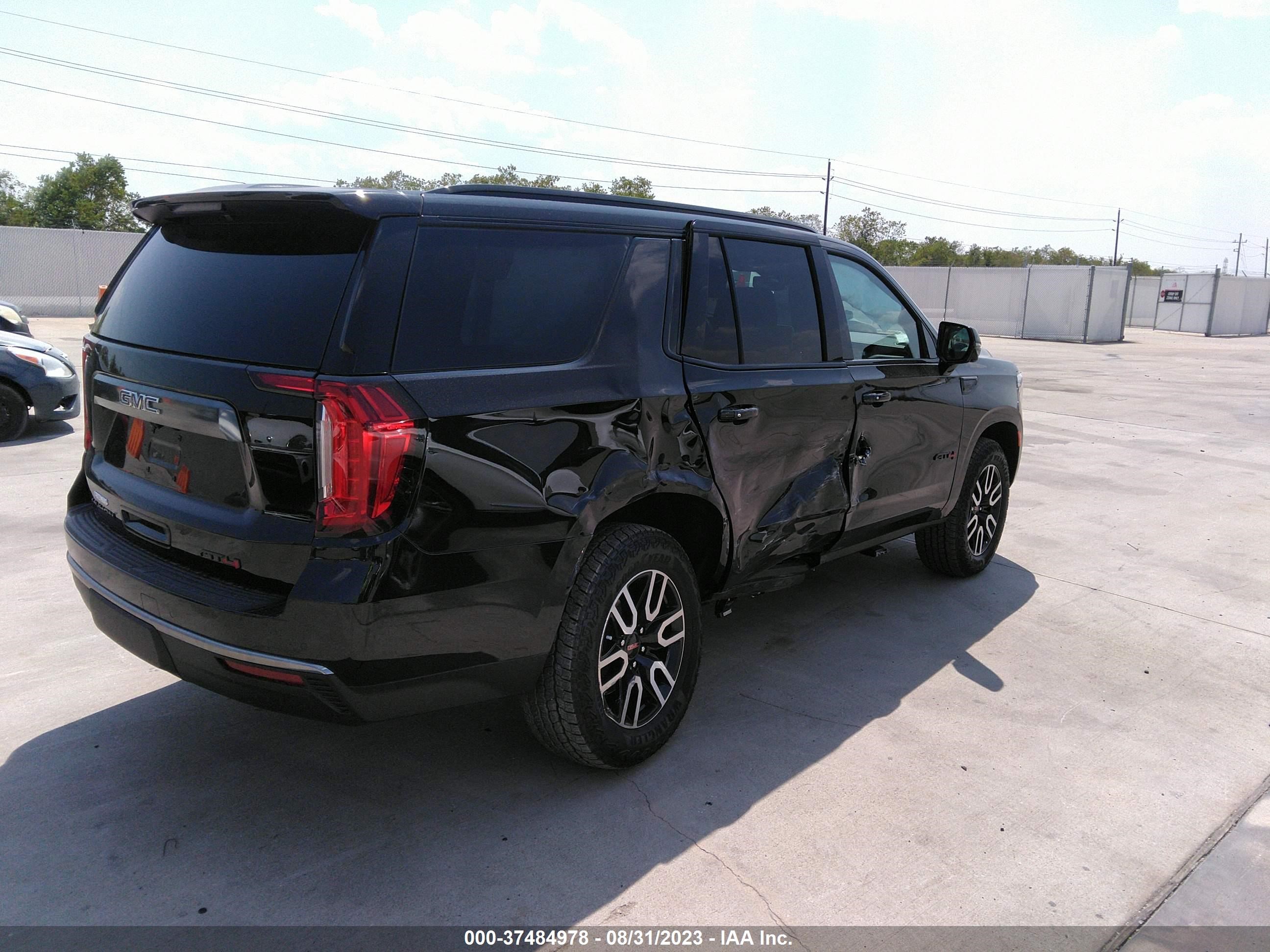 Photo 3 VIN: 1GKS2CKD3PR429809 - GMC YUKON 