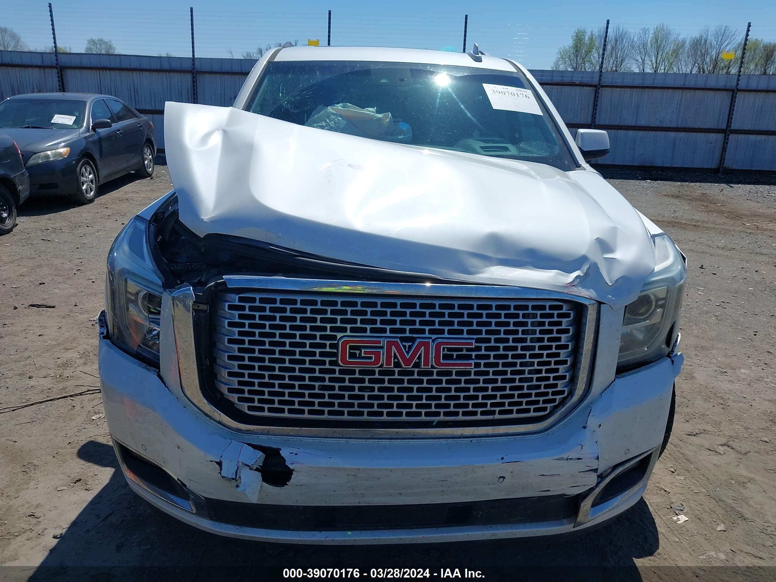 Photo 11 VIN: 1GKS2CKJ0GR402721 - GMC YUKON 