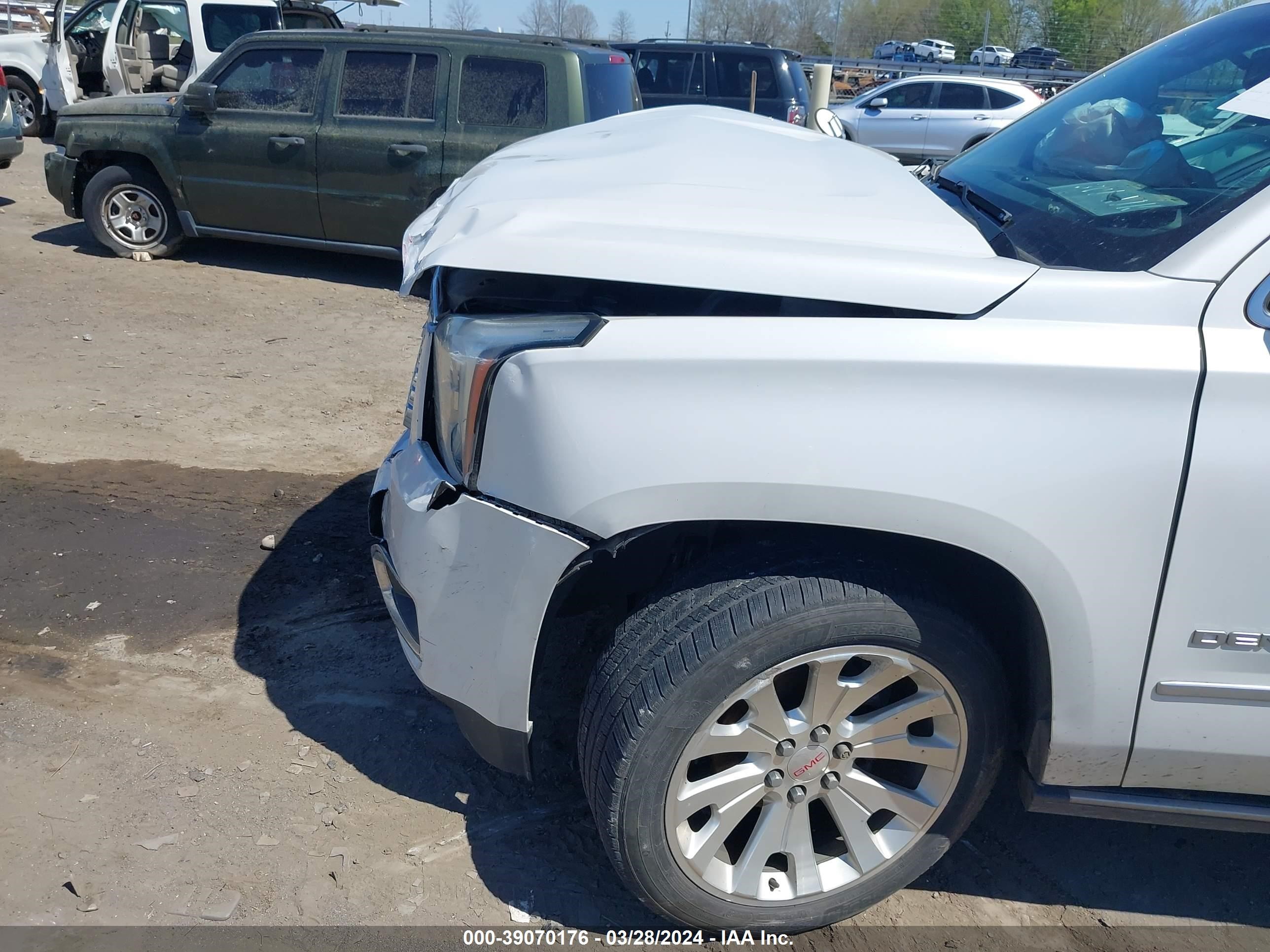 Photo 17 VIN: 1GKS2CKJ0GR402721 - GMC YUKON 