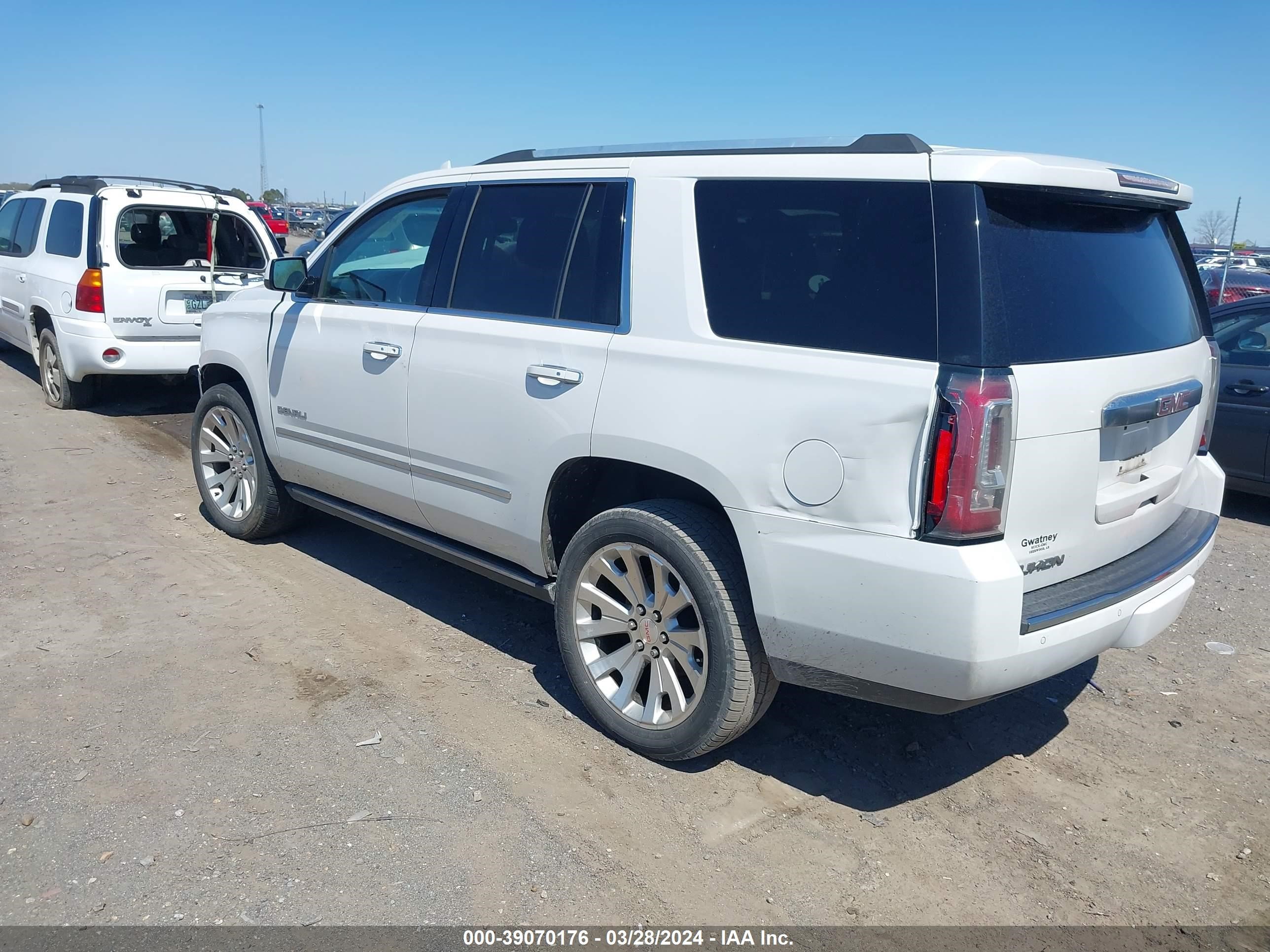 Photo 2 VIN: 1GKS2CKJ0GR402721 - GMC YUKON 