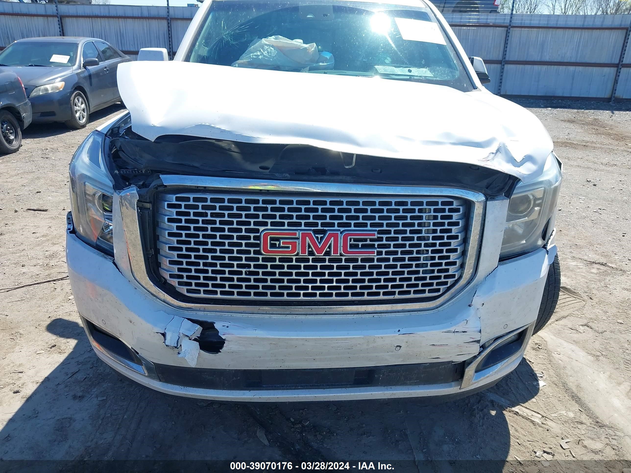 Photo 5 VIN: 1GKS2CKJ0GR402721 - GMC YUKON 