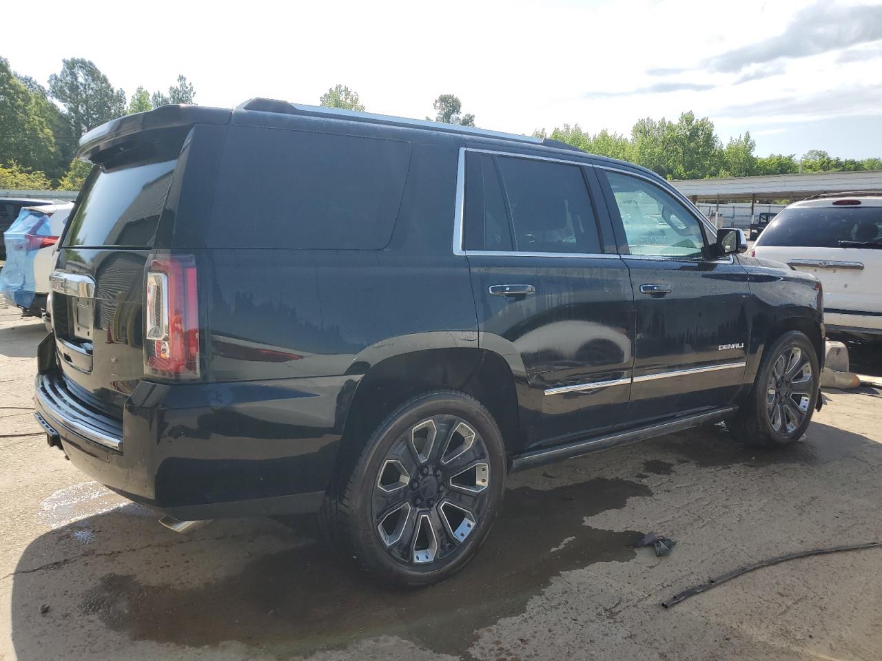 Photo 2 VIN: 1GKS2CKJ1KR322529 - GMC YUKON 