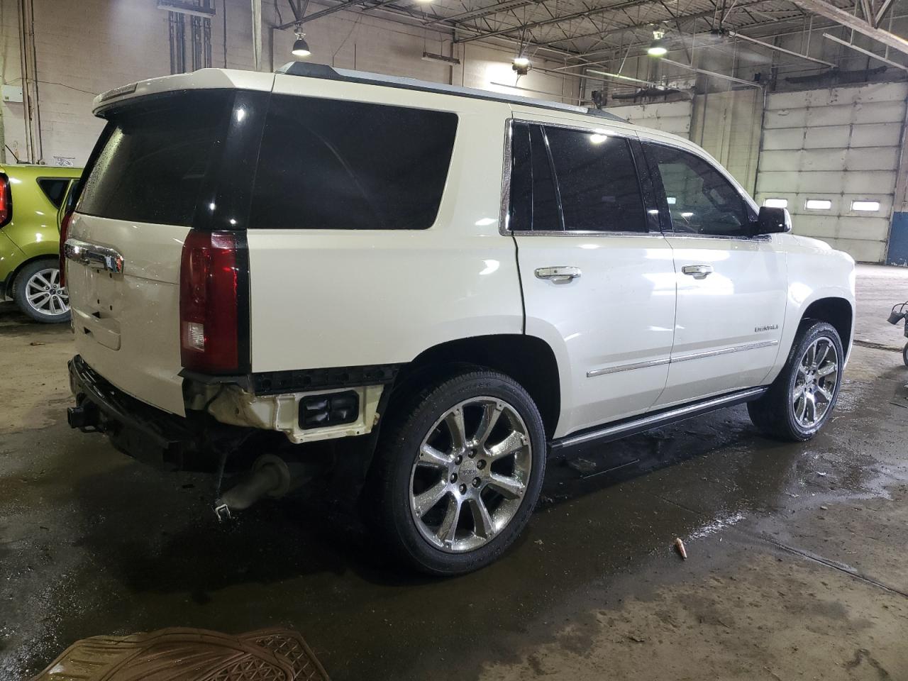 Photo 2 VIN: 1GKS2CKJ2FR653805 - GMC YUKON 